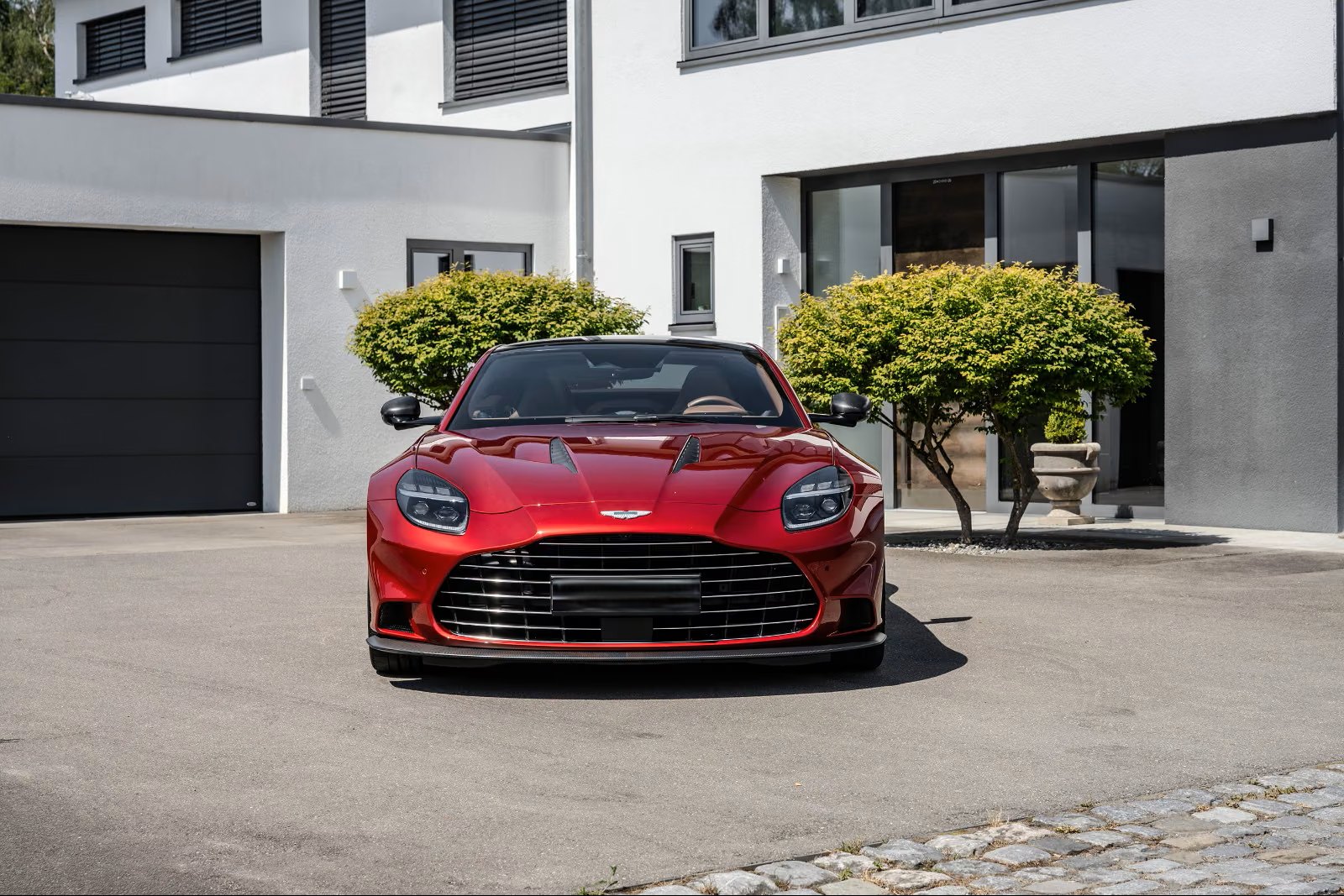 Aston Martin Vanquish 4