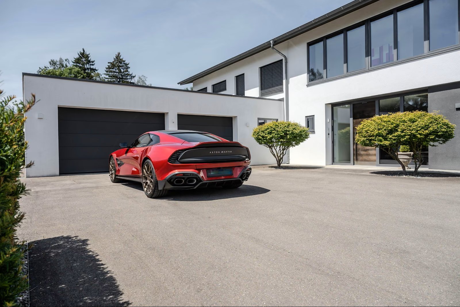 Aston Martin Vanquish 7