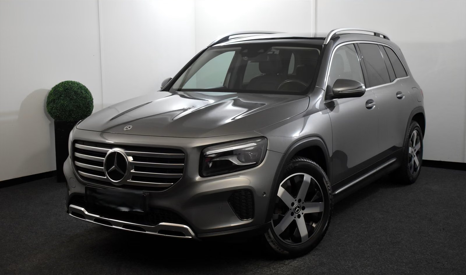 Mercedes-Benz GLB 200 2