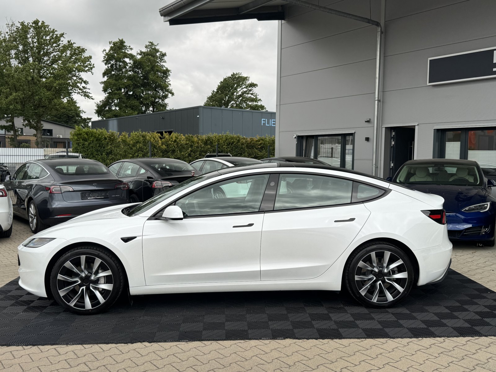 Tesla Model 3 3